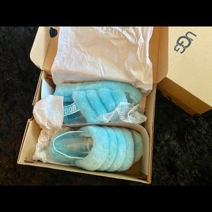 💎 UGG w FLUFF YEAH SLIDE 💎 (baby blue) 🦋